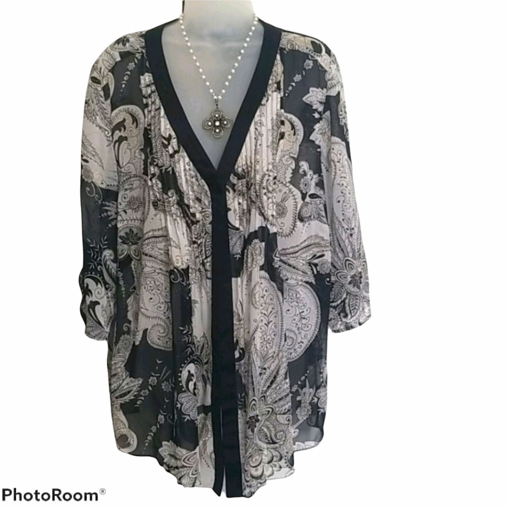 Maggie Barnes Kimono Topper
